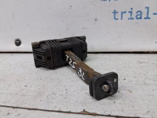 Ограничитель двери задний левый Toyota Avensis T25 2.2 diesel 2ADFTV