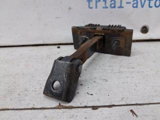 Ограничитель двери передний правый Toyota Avensis T25 2.2 diesel 2ADFTV