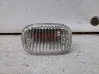 Повторитель поворотника Toyota Avensis 2002-2010