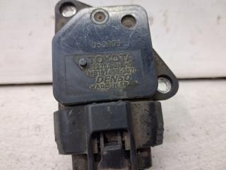 Датчик расхода воздуха Toyota Avensis T25 2.2 diesel 2ADFTV