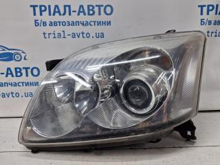 Фара левая галоген Toyota Avensis 2002-2010