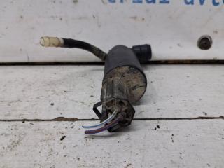 Насос омывателя стекла Toyota Avensis T25 2.2 diesel 2ADFTV