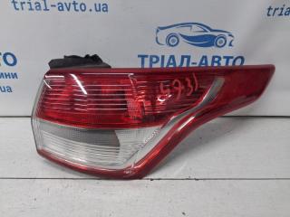 Запчасть фонарь задний внешний правый Ford Escape 2012-2019