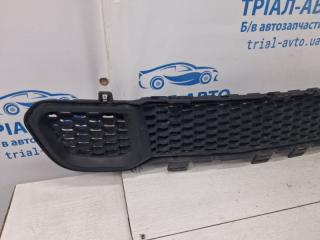 Решетка бампера центральная Cherokee 2013-2019 KL 3.2 бензин EHK