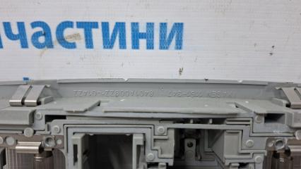 Плафон передний Mitsubishi Lancer 10 2.0 бензин 4B11