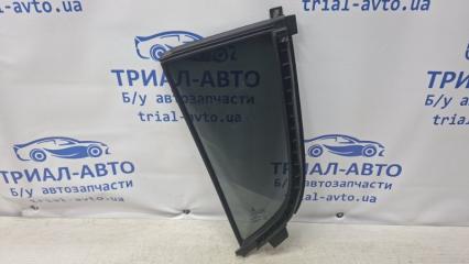 Стекло двери задней правой (форточка) Mitsubishi L200 KB 2.5 дизель 4D56U