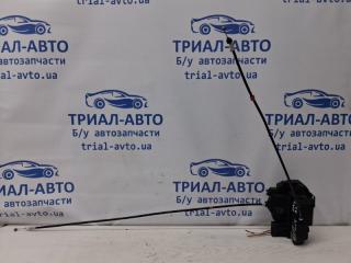 Замок двери задний левый Nissan Pathfinder 2004-2014