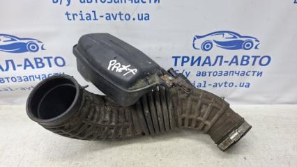 Патрубок воздушного фильтра Nissan Pathfinder 2004-2014