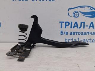 Крюк капота Renault Megane 2008-2016 Б/У Крюк капота Renault Megane 2008-2016