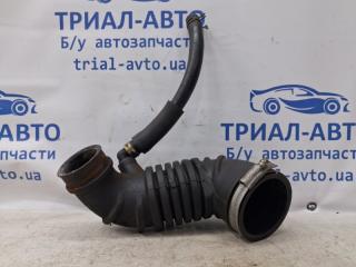 Патрубок воздушного фильтра Mitsubishi L200 2006-2015 Б/У Патрубок воздушного фильтра Mitsubishi L200 2006-2015