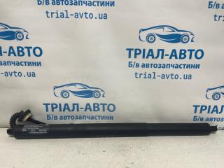 Амортизатор крышки багажника Jeep Cherokee 2013-2019 Б/У Амортизатор крышки багажника Jeep Cherokee 2013-2019
