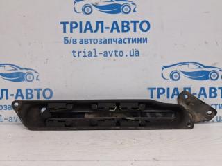 Ограничитель двери задний Mitsubishi Pajero Wagon 1999-2006 Б/У Ограничитель двери задний Mitsubishi Pajero Wagon 1999-2006