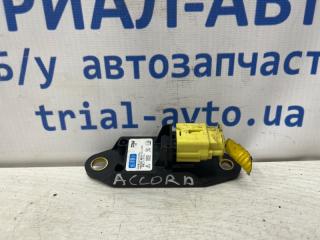Датчик удара Honda Accord 2002-2008 Б/У Датчик удара Honda Accord 2002-2008