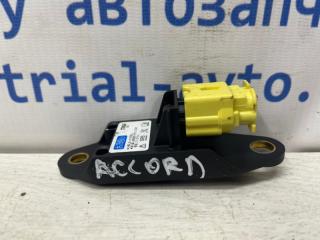 Датчик удара Honda Accord 2002-2008 Б/У Датчик удара Honda Accord 2002-2008
