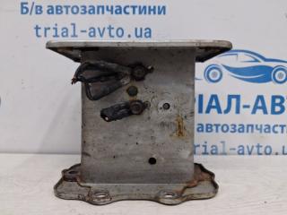 Кронштейн усилителя переднего бампера правый Hyundai I30 2007-2012