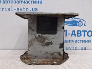 Кронштейн усилителя переднего бампера левый Hyundai I30 2007-2012