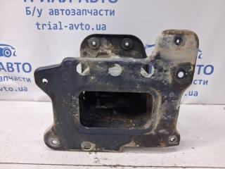 Кронштейн усилителя переднего бампера правый Chevrolet Captiva C100 2.0 Дизель Z20S