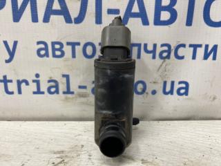 Фото запчасти насос омывателя стекла Hyundai IX35 2009-2015 Б/У запчасть Запчасть насос омывателя стекла Hyundai IX35 2009-2015