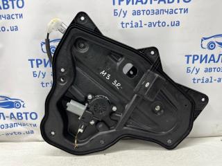 Стеклоподъемник задний правый Mazda 3 2013-2019 Б/У Стеклоподъемник задний правый Mazda 3 2013-2019