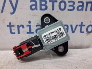 Фото запчасти датчик удара (airbag) Jeep Cherokee 2013-2019 Б/У запчасть Запчасть датчик удара (airbag) Jeep Cherokee 2013-2019