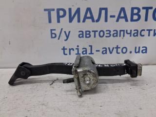 Ограничитель двери передний левый Jeep Cherokee 2013-2019