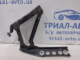 Фото запчасти петля капота правая Skoda Fabia 2007-2014 Б/У запчасть Запчасть петля капота правая Skoda Fabia 2007-2014