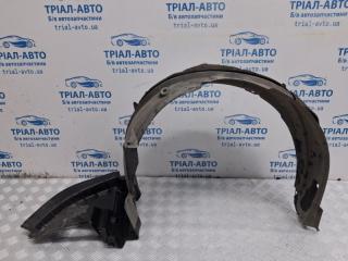 Подкрылок передний левый Toyota Avensis 2002-2010