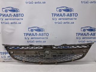 Решетка радиатора Epica 2006-2013 V250 2.5 бензин X25D1
