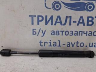 Фото запчасти амортизатор крышки багажника Mazda 3 2003-2009 Б/У запчасть Запчасть амортизатор крышки багажника Mazda 3 2003-2009