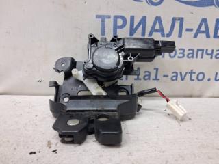 Замок крышки багажника Mazda 3 2003-2009