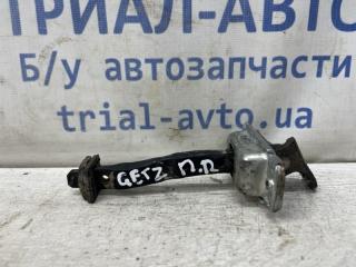 Фото запчасти ограничитель двери передний правый Hyundai Getz 2002-2011 Б/У запчасть Запчасть ограничитель двери передний правый Hyundai Getz 2002-2011