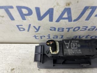 Кнопка стеклоподъемника Mitsubishi Colt 6 1.1
