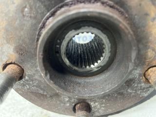 Кулак поворотный левый со ступицей Camry 2001-2006 XV30 2.4 Бензин 2AZFE