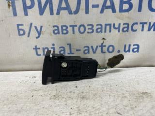 Кнопка аварийки Avensis 2002-2010 T25 1.8 бензин 1ZZFE