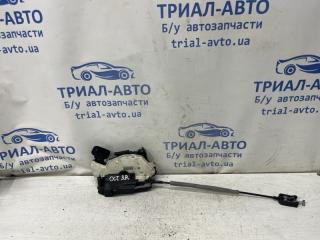Фото запчасти замок двери задний правый Skoda Octavia 2013-2020 Б/У запчасть Запчасть замок двери задний правый Skoda Octavia 2013-2020