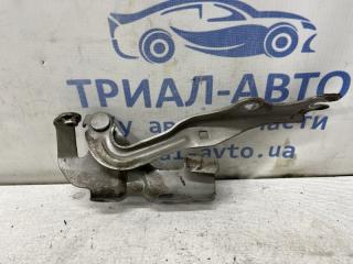Петля капота левая Mazda 3 2003-2009 Б/У Петля капота левая Mazda 3 2003-2009