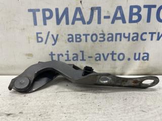 Петля капота правая Toyota Avensis T25 1.8 бензин 1ZZFE