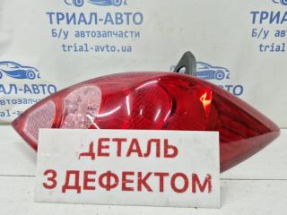 Фонарь задний внешний правый Nissan Tiida 2004-2014 Б/У Фонарь задний внешний правый Nissan Tiida 2004-2014