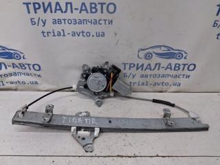 Стеклоподъемник передний правый Nissan Tiida 2004-2014 Б/У Стеклоподъемник передний правый Nissan Tiida 2004-2014