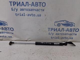 Фото запчасти амортизатор крышки багажника Nissan Tiida 2004-2014 Б/У запчасть Запчасть амортизатор крышки багажника Nissan Tiida 2004-2014