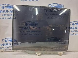 Стекло двери заднее левое Nissan Tiida 2004-2014
