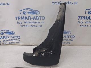 Брызговик передний правый Nissan Pathfinder 2004-2014 Б/У Брызговик передний правый Nissan Pathfinder 2004-2014