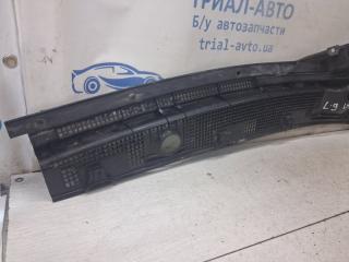 Жабо под лобовое стекло (пластик) левое Lancer 2003-2009 9 1.6 бензин 4G18