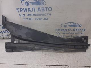 Жабо под лобовое стекло (пластик) правое Mitsubishi Lancer 2003-2009 Б/У Жабо под лобовое стекло (пластик) правое Mitsubishi Lancer 2003-2009