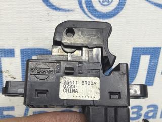 Кнопка стеклоподъемника Qashqai 2006-2013 J10 1.6 diesel R9M