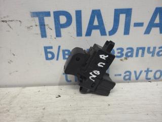 Кнопка стеклоподъемника Qashqai 2006-2013 J10 1.6 diesel R9M