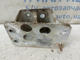 Кронштейн усилителя заднего бампера левый RAV 4 2005-2016 A30 2.2 diesel 2ADFHV