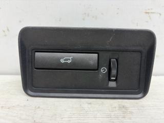 Кнопка открытия багажника Land Rover Range Rover Evoque 2011-2018 Б/У Кнопка открытия багажника Land Rover Range Rover Evoque 2011-2018